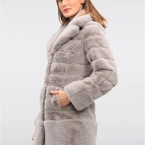Jones New York Plush Pale Silver Faux Fur Coat. New